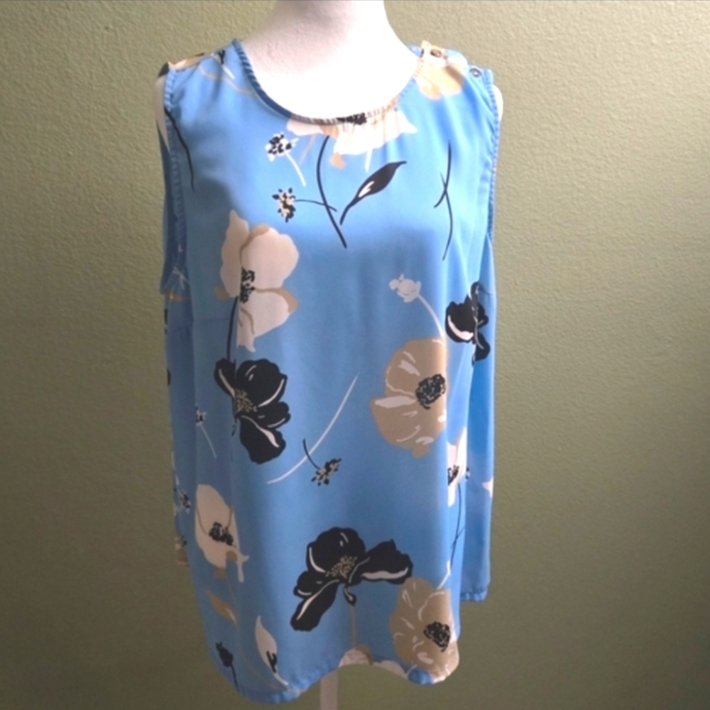 Who What Wear Women's Blue, Cream, and Tan Floral Blouse